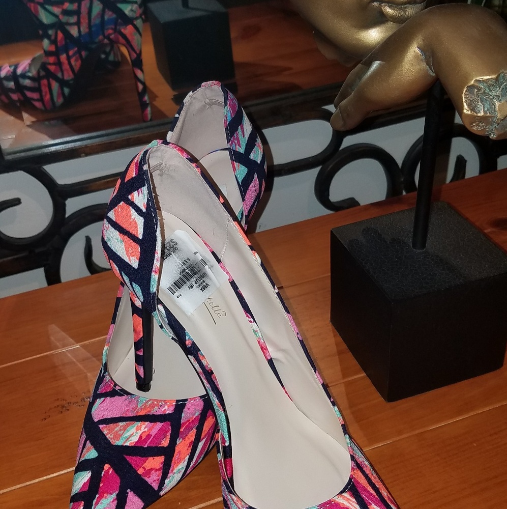 Abstract PUMP - Picture 4 of 4